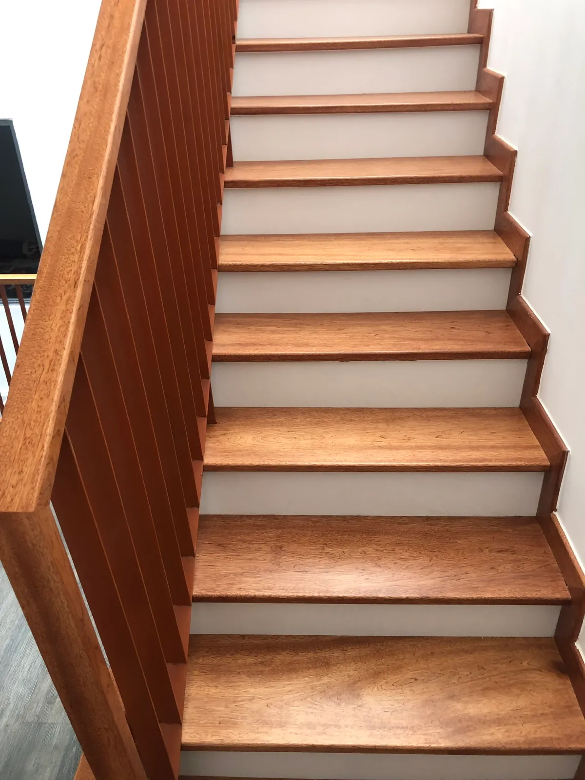 Nhà phố hiện đại — nội thất gỗ tông ấm — 2