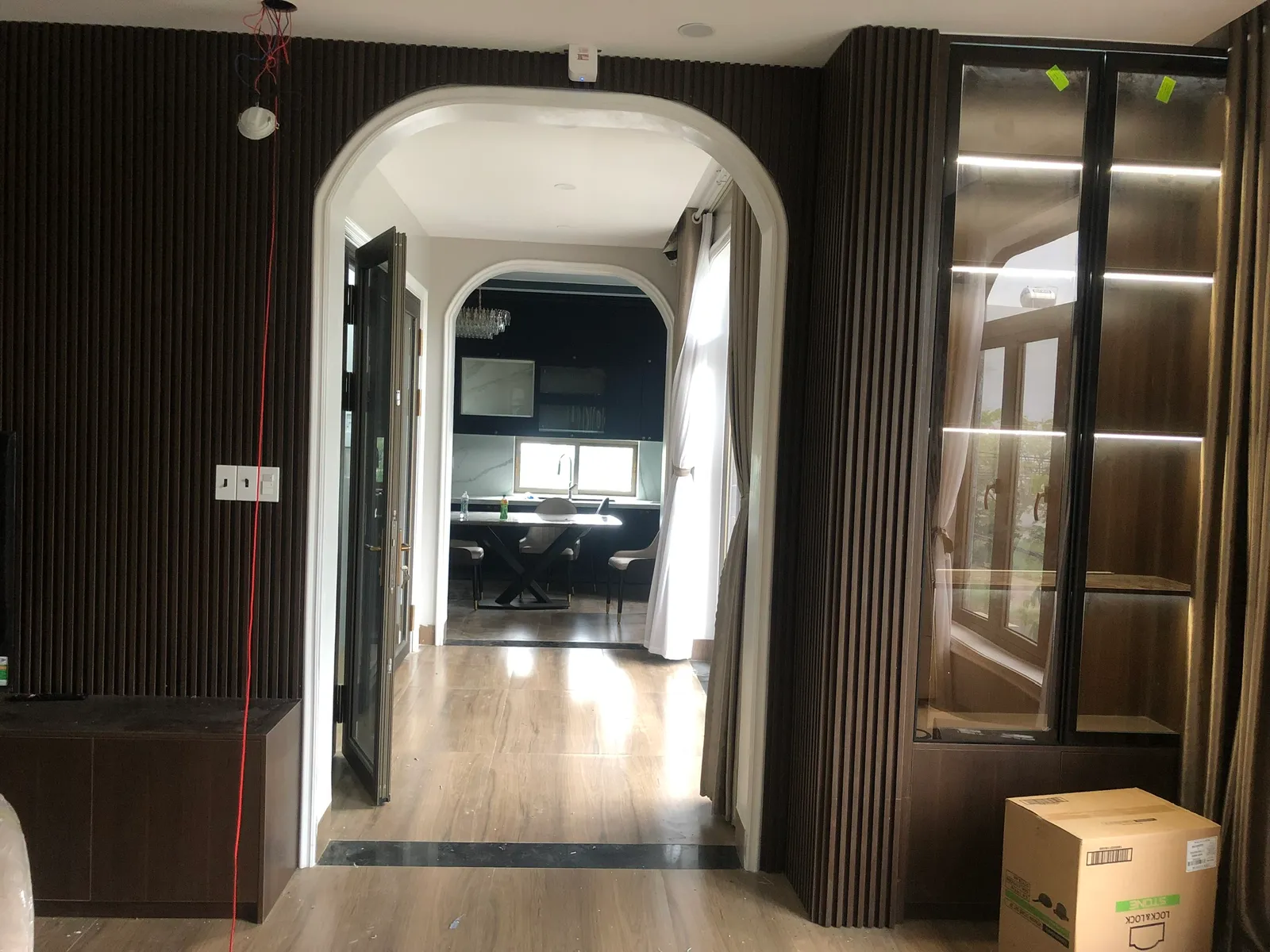Nhà phố hiện đại — nội thất gỗ tông ấm — 5