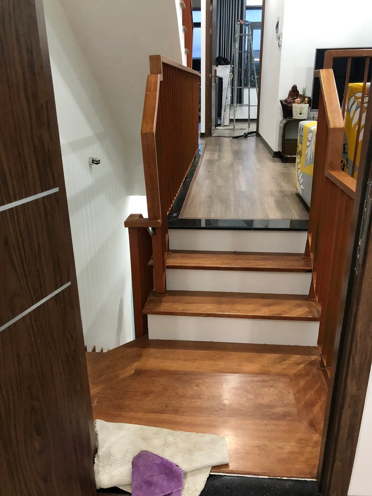 Nhà phố hiện đại — nội thất gỗ tông ấm — 9