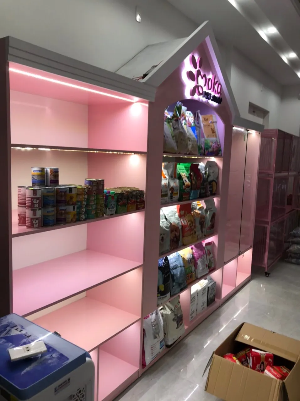 Showroom mỹ phẩm & cửa hàng bán lẻ — 3